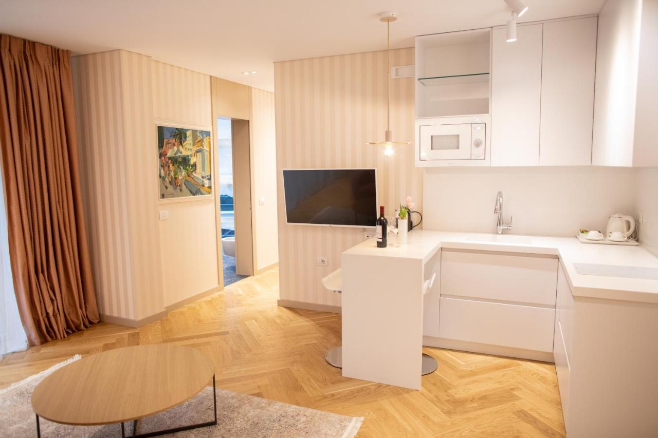 Seven Luxury Suites Тирана Экстерьер фото