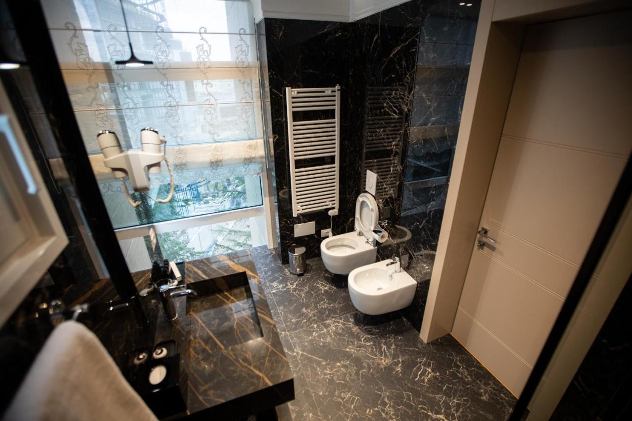 Seven Luxury Suites Тирана Экстерьер фото