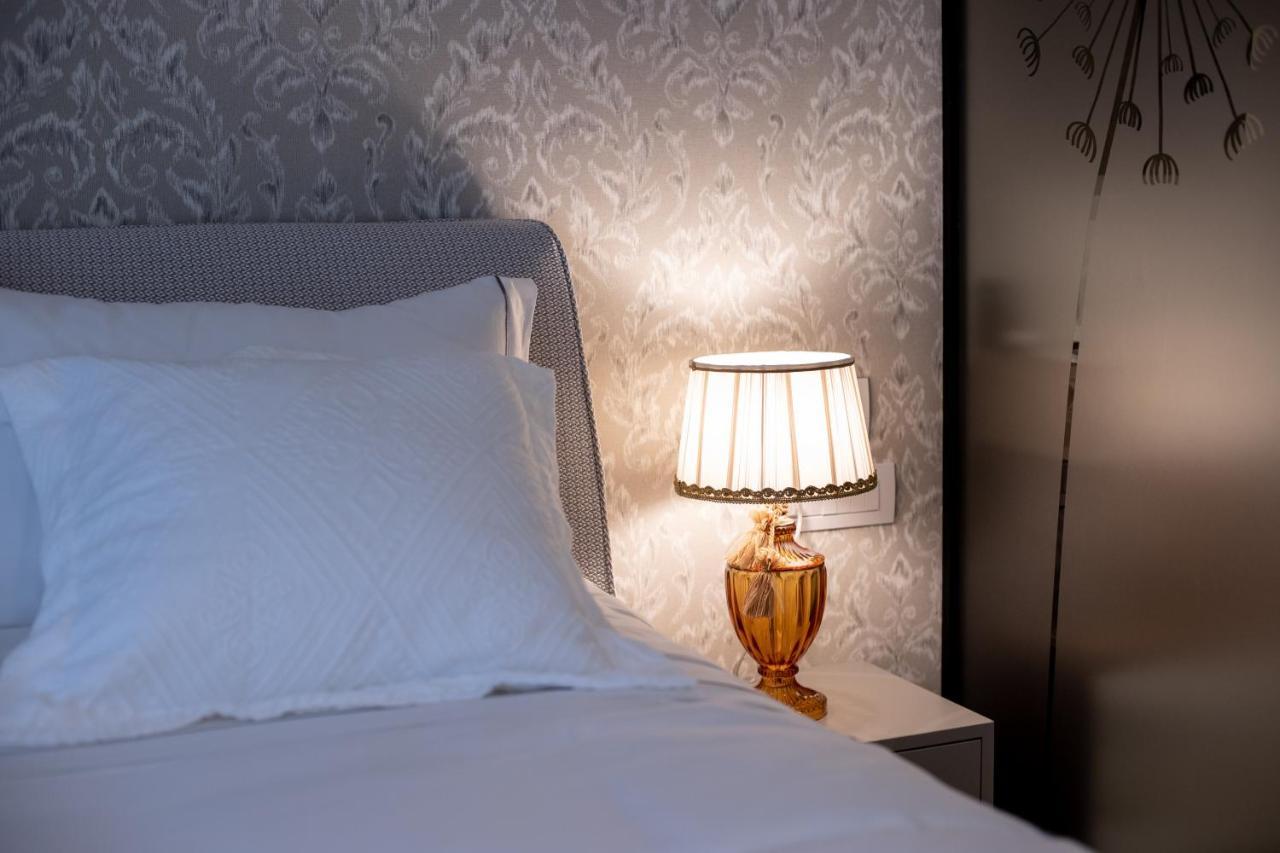Seven Luxury Suites Тирана Экстерьер фото