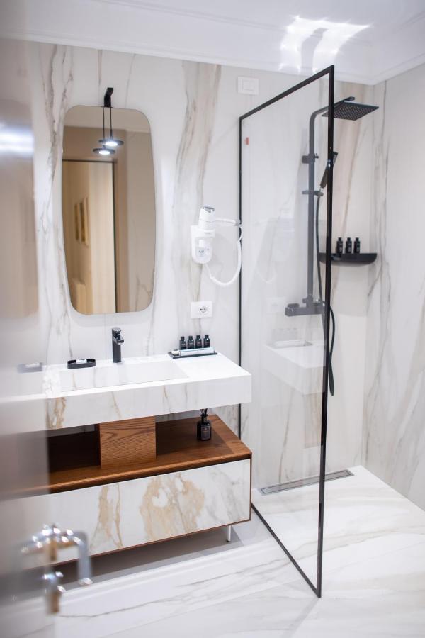 Seven Luxury Suites Тирана Экстерьер фото