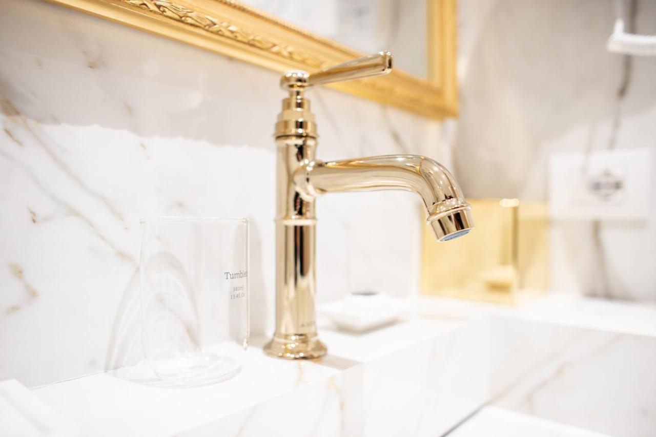 Seven Luxury Suites Тирана Экстерьер фото