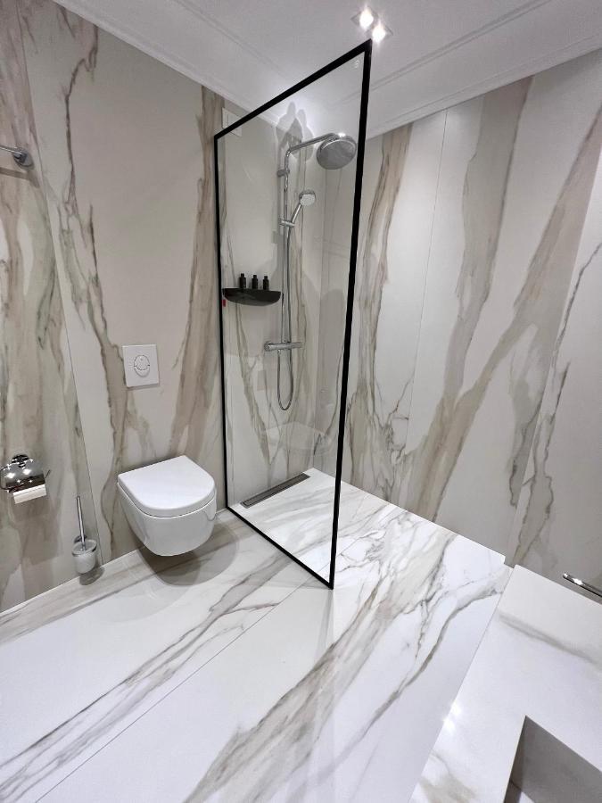 Seven Luxury Suites Тирана Экстерьер фото